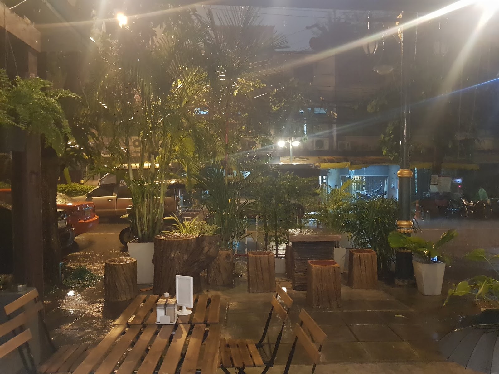 Muang Thai: KRK-FRA-BKK
